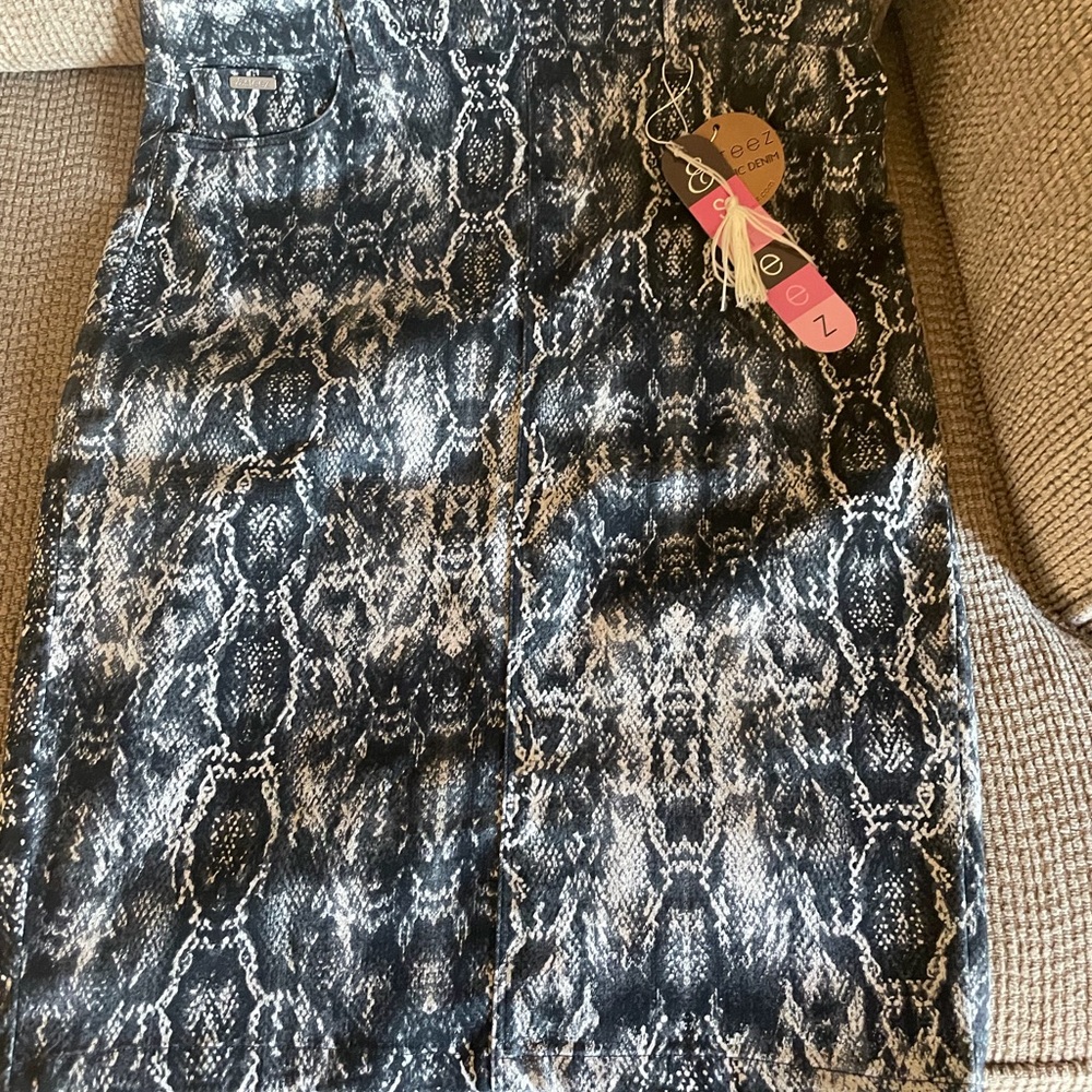 Snake print pencil skirt, new with tags, cotton/twill with stretch.
